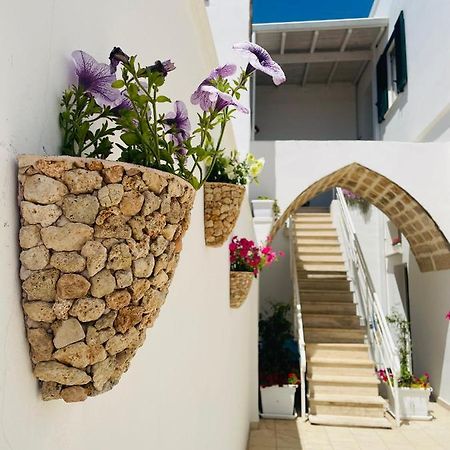 Finestra Sul Borgo Apt. Acquarica del Capo Bagian luar foto