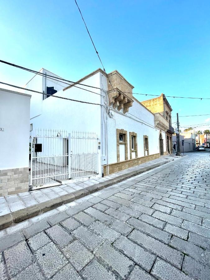 Finestra Sul Borgo Apt. Acquarica del Capo Bagian luar foto