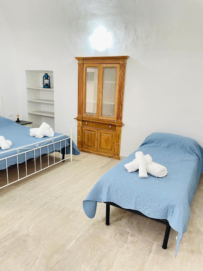 Finestra Sul Borgo Apt. Acquarica del Capo Bagian luar foto