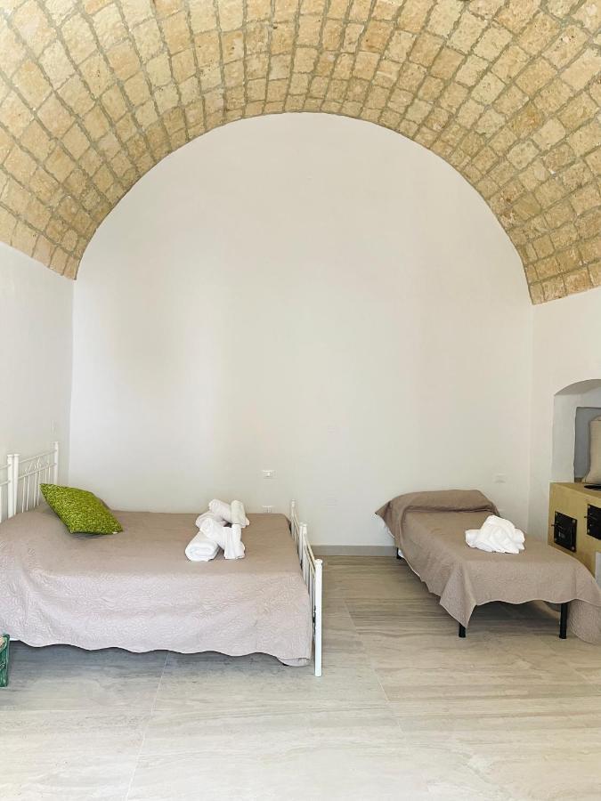 Finestra Sul Borgo Apt. Acquarica del Capo Bagian luar foto