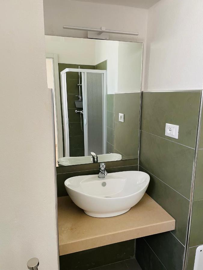 Finestra Sul Borgo Apt. Acquarica del Capo Bagian luar foto